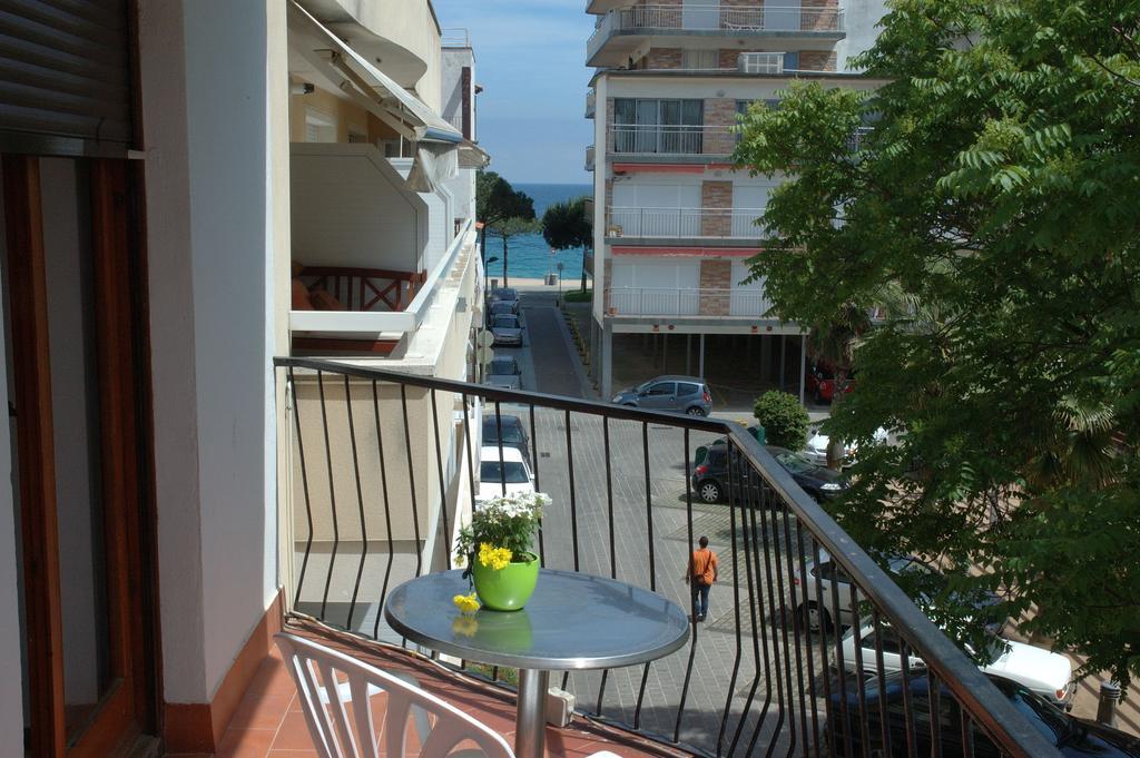 Hostal La Marina Platja d'Aro Exterior foto